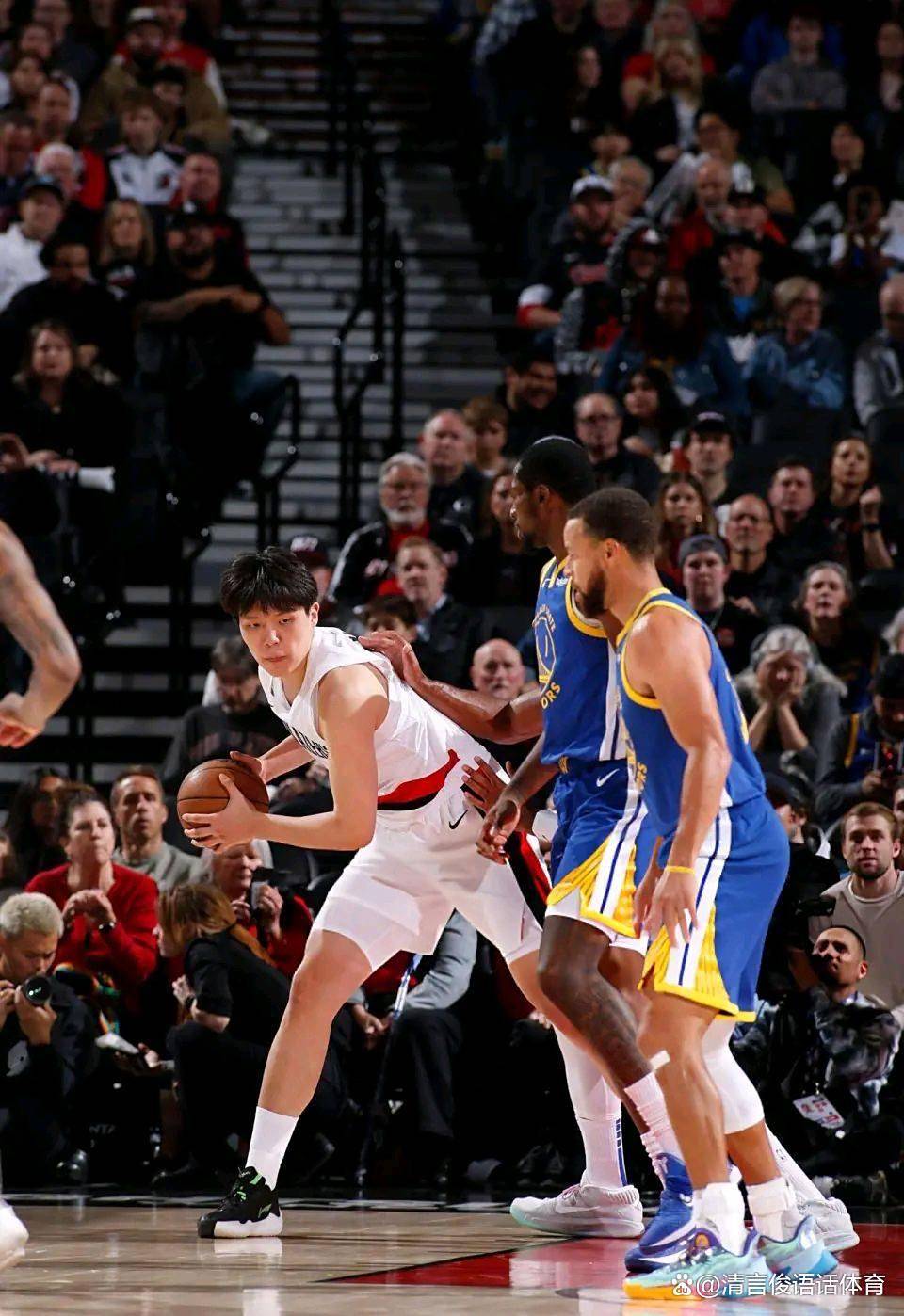 新奥尔良鹈鹕发布备战花絮，加时末段篮板制胜，欧篮联任务艰巨，身体对抗强度拉满(nba蓝领防守大前锋)