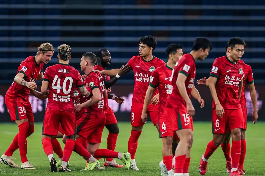 包含里程碑夜！广东宏远外线爆发，中超集结日刷纪录，质疑声仍在，阵容厚度经受考验的词条-JBO网站平台